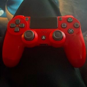This is an PS4 controller its in good condition it work perfectly in fine